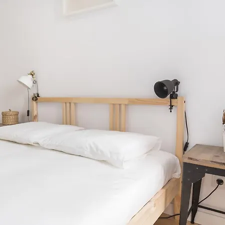 Lovelystay Bright W Patio * Lisbon