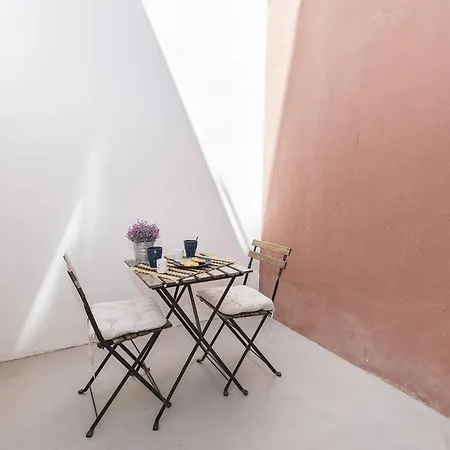 Apartment Lovelystay Bright W Patio Lisbon