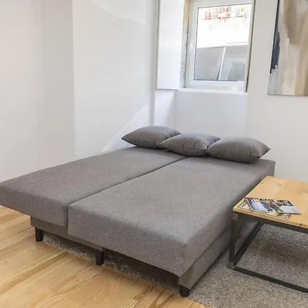 Lovelystay Bright W Patio Apartment *
