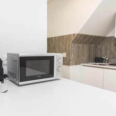 Lovelystay Bright W Patio Apartment Lisbon