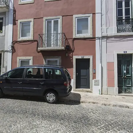 Lovelystay Bright W Patio Apartment Lissabon